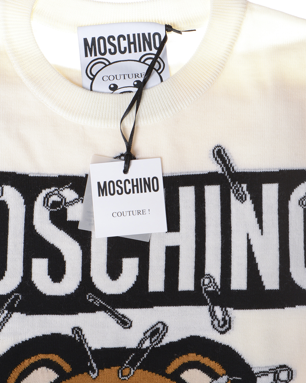 【関税&送料込】Moschino Two-Tone Wool And Satin Oversize Ve Moschino Couture Oversize Teddy Bear Sunglasses T-shirt
